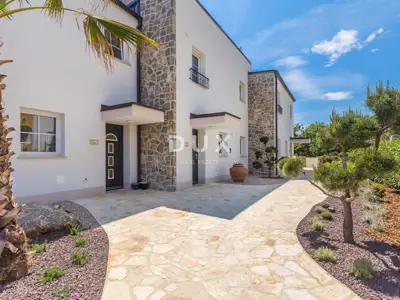 OTOK KRK, PUNAT - exclusive new development with three residential units - 4