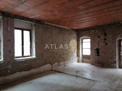 House 201 m², Banderovo in Rijeka, parking for multiple vehicles - 9