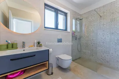 Kuća 182 m², Labin - prizemnica s bazenom - 18