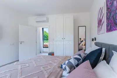 Kuća 182 m², Labin - prizemnica s bazenom - 13