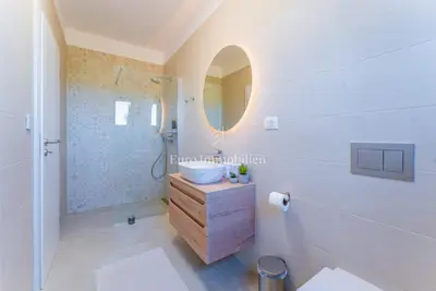 Kuća 182 m², Labin - prizemnica s bazenom - 17