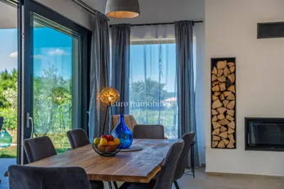 Kuća 182 m², Labin - prizemnica s bazenom - 8