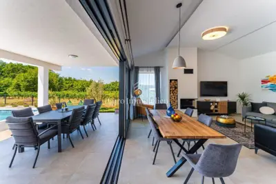 Kuća 182 m², Labin - prizemnica s bazenom - 22