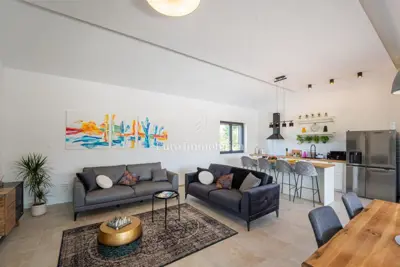 Kuća 182 m², Labin - prizemnica s bazenom - 5