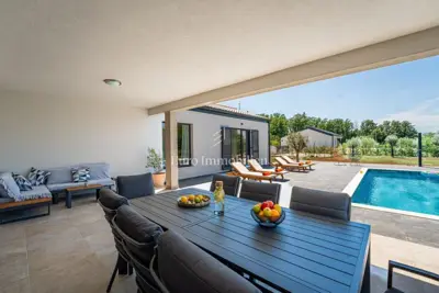 Kuća 182 m², Labin - prizemnica s bazenom - 20