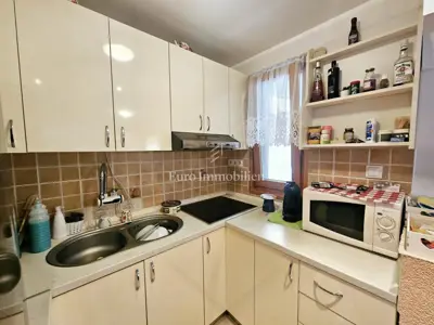 Samostojeća kuća s dva stana blizu Malinske - 3