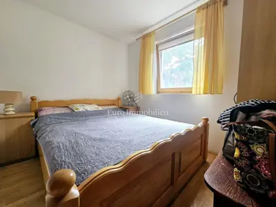 Samostojeća kuća s dva stana blizu Malinske - 8