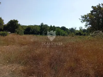 Građevinsko zemljište 4.707 m², Labin - ravno i pravilno