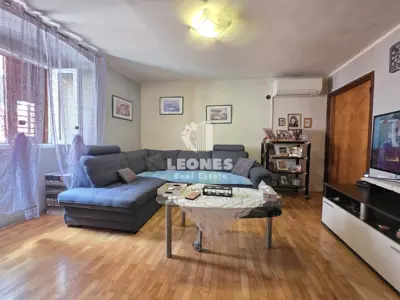 Kuća 106 m², Buje - strog centar grada