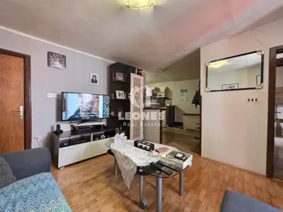 Haus 106 m², Buje - strenges Stadtzentrum - 2