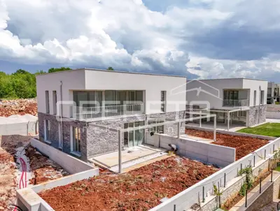 Stan 108 m², Karigador - 200 m od mora i pogled na more