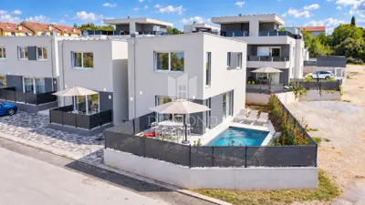 Haus zum Kauf in Poreč, 94 m² - 12