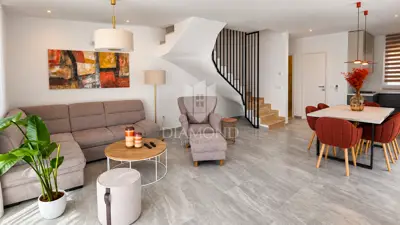 Haus zum Kauf in Poreč, 94 m²