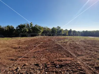 Građevinsko zemljište 527 m², Barban, mirno naselje uz prirodu