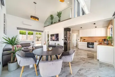 Vila 96 m², Splitska na Braču, bazen i jacuzzi - 7