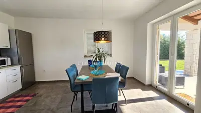 Kuća 240 m², Labin - bazen i uređena okućnica - 5
