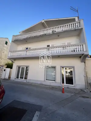 Gebäude 700 m² in Vodice, Zentrum - Investitionspotenzial