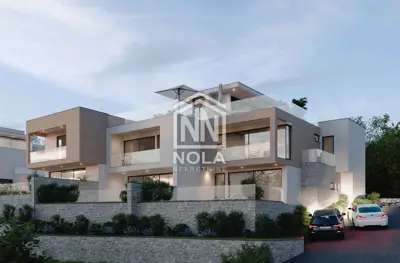 VODICE - luluksuzna kuća na 2 kata kao dio triplexa S2