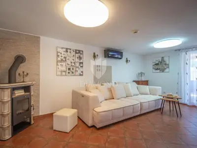 Haus in Pula, Valdebek - 4 Wohneinheiten - 7