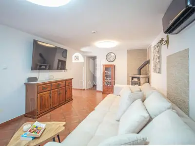Haus in Pula, Valdebek - 4 Wohneinheiten - 4