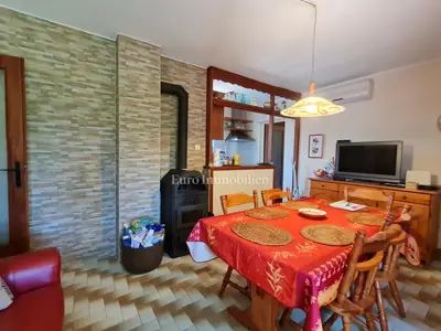 Kuća u Kavranu, dvije stambene jedinice i terasa s pogledom na more - 11