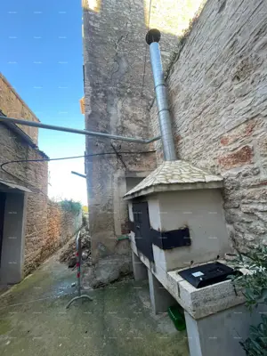 Stone house 100 m², center of Vodnjan, authentic Istrian charm - 2