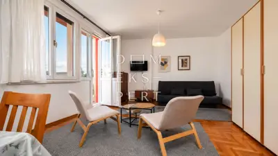 Donji grad, Barčićeva, 4. kat, jednosoban stan s balkonima, 41 m²