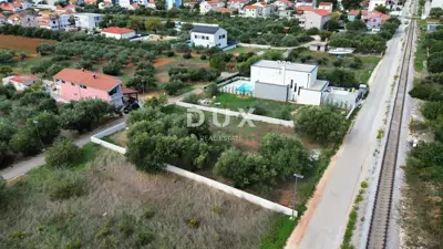 Građevinsko zemljište 809 m², Bibinje - uz struju i vodu - 3