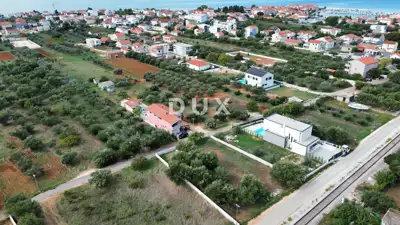 Građevinsko zemljište 809 m², Bibinje - uz struju i vodu - 2