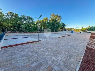 Stan u Rovinju, mirna okolica i velika terasa - 3