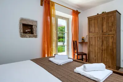 Kuća 149 m², Peruški - kamena vila s bazenom - 20