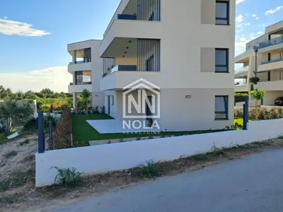 Stan 80 m², Vodice - terasa i parkirno mjesto - 3