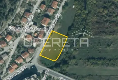 Land 2,520 m², Drniš - quiet Z1 zone - 2