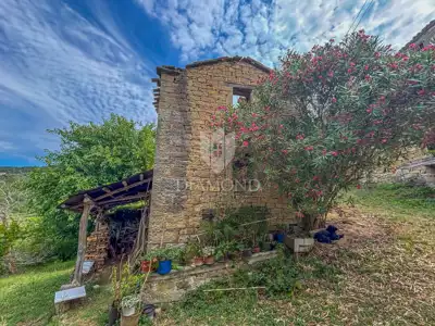 Imanje 550 m², Motovun - starina s velikim potencijalom