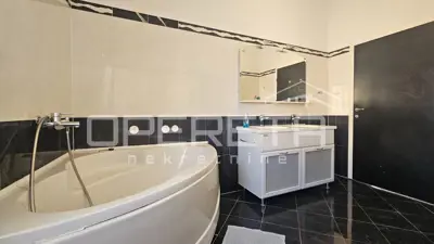 Stan 170 m², Diklovac Zadar - 4 sobe i pogled na more - 14