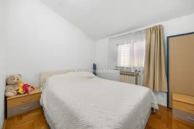 Kuća 350 m², Ližnjan - 3 stambene jedinice i pogled na more - 9