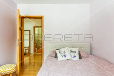 House 360 m², Strmec - 2 apartments and large yard - 10