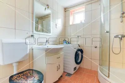 House 360 m², Strmec - 2 apartments and large yard - 17