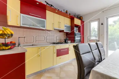 House 360 m², Strmec - 2 apartments and large yard - 4