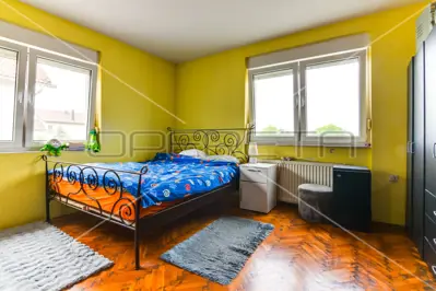 House 360 m², Strmec - 2 apartments and large yard - 13