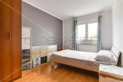 House 360 m², Strmec - 2 apartments and large yard - 9