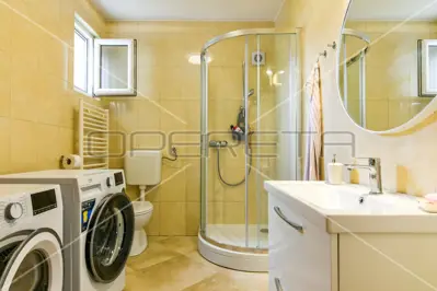 House 360 m², Strmec - 2 apartments and large yard - 7