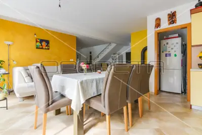 House 360 m², Strmec - 2 apartments and large yard - 2