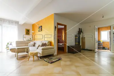 House 360 m², Strmec - 2 apartments and large yard - 3