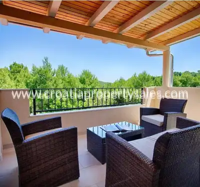 Semi-detached house, Rukavac on the island of Vis, 700 m from the sea - 1