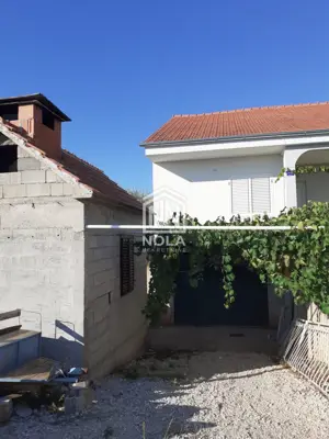 VODICE - freistehendes Haus mit Garten, Garage und Terrasse - 10