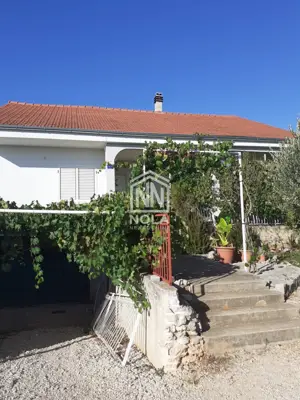 VODICE - freistehendes Haus mit Garten, Garage und Terrasse - 2