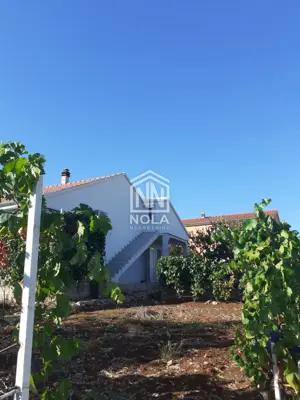 VODICE - freistehendes Haus mit Garten, Garage und Terrasse