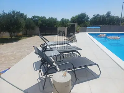 House for rent in Murvica, 146 m² - 2