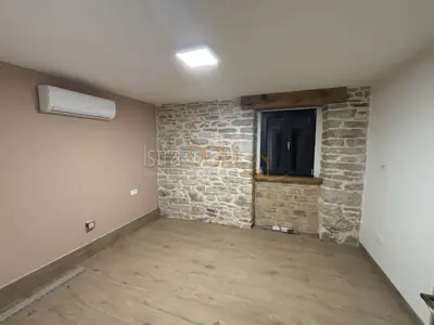 Vila u Barbanu, bazen 50 m² i mediteranska okućnica - 10